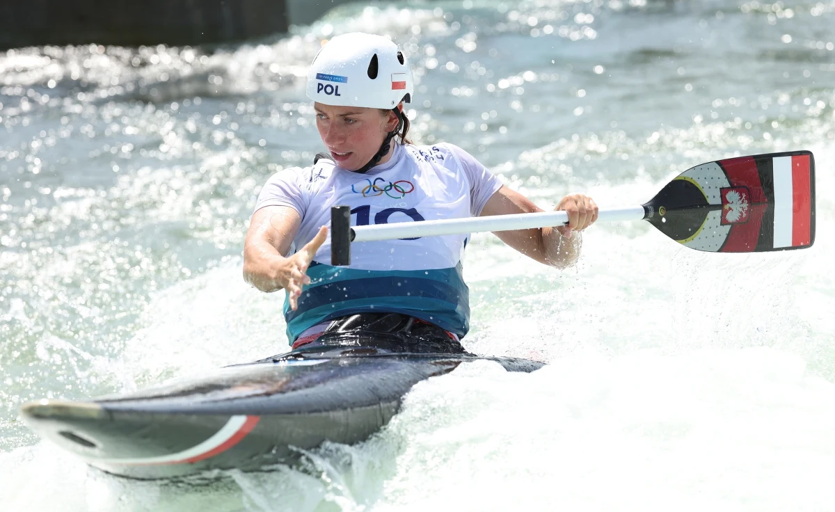 Medalistka z Paryża Klaudia Zwolińska z 10. wynikiem awansowała do półfinału igrzysk w slalomie C1. Awans do półfinału zapewnił sobie także Mateusz Polaczek, 13. w kwalifikacjach konkurencji K1.