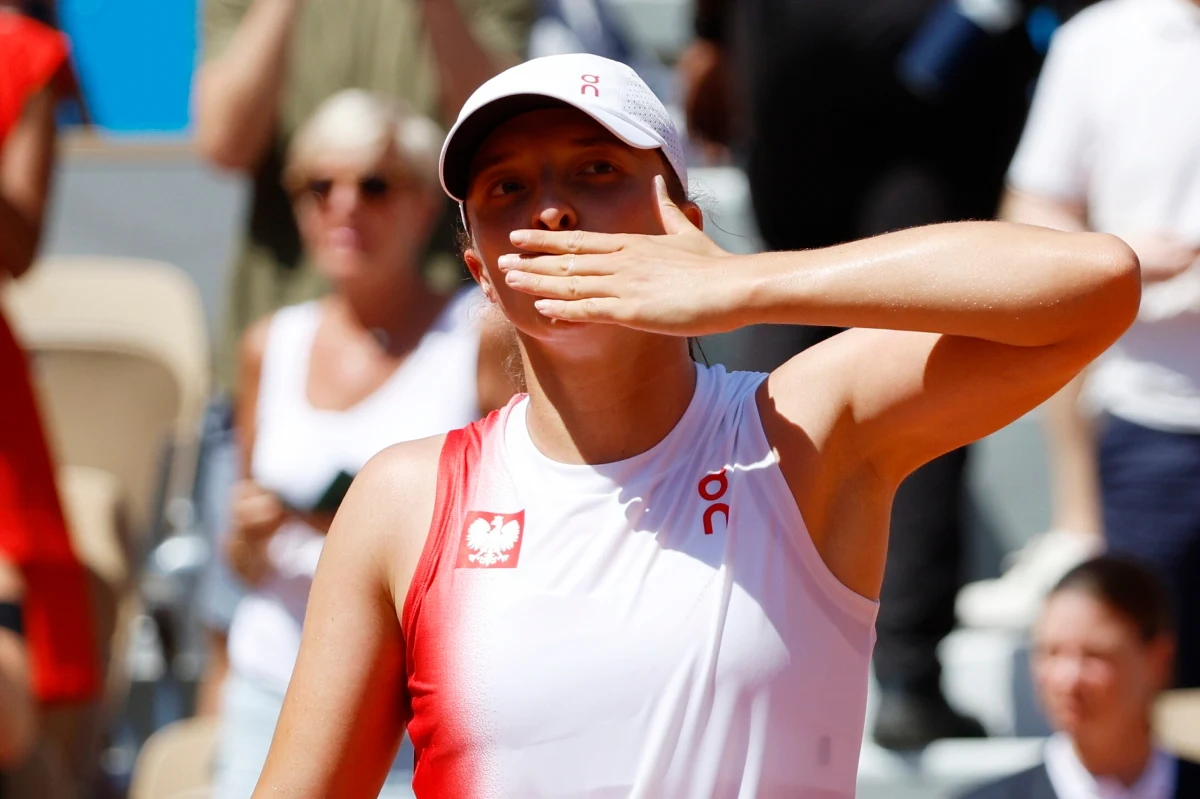 Iga Świątek, po trwającym 110 minut spotkaniu, zameldowała się w ćwierćfinale igrzysk w Paryżu, pokonując 6:3, 6:4 Chinkę Xiyu Wang. Na Świątek czeka Amerykanka Danielle Collins. Spotkanie już w środę.
