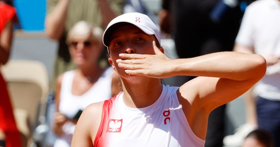 Iga Świątek, po trwającym 110 minut spotkaniu, zameldowała się w ćwierćfinale igrzysk w Paryżu, pokonując 6:3, 6:4 Chinkę Xiyu Wang. Na Świątek czeka Amerykanka Danielle Collins. Spotkanie już w środę.