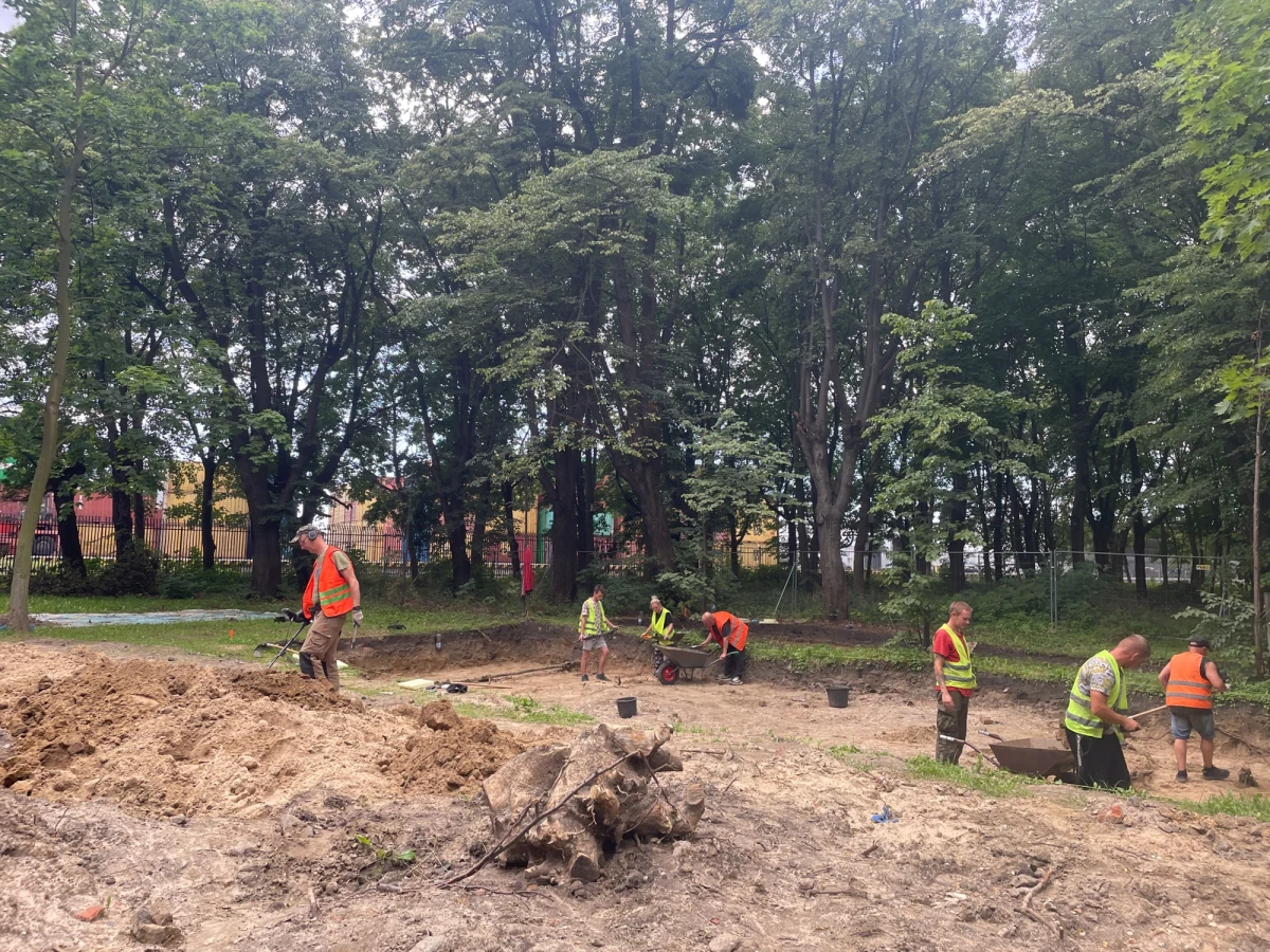 Archeolodzy odkryli dokładną lokalizację stanowiska polskiej armaty polowej: "Putiłówki", która podczas obrony Westerplatte we wrześniu 1939 roku skutecznie raziła niemieckie pozycje w Nowym Porcie. Znaleźli jedyny fragment, który po niej pozostał na Westerplatte. 