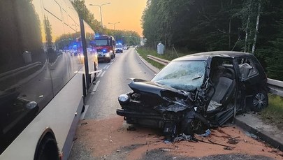 Zderzenie autobusu z samochodem w Gdyni. Trzy osoby ranne