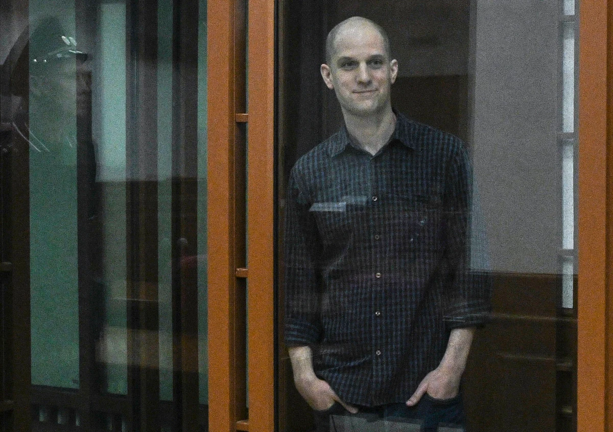 Korespondent amerykańskiego dziennika "Wall Street Journal" Evan Gershkovich, skazany w Rosji na 16 lat więzienia za rzekome szpiegostwo, ma wrócić w czwartek do Stanów Zjednoczonych w ramach wymiany więźniów - poinformowała stacja Fox News.