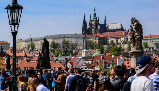 Czechy są zalewane turystami. Media znalazły sposób na problem