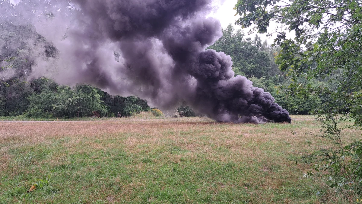 Na terenie Garnizonowego Ośrodka Szkolenia 6. Brygady Powietrznodesantowej Pasternik trwają ćwiczenia drugiego turnusu projektu "Wakacje z Wojskiem". Obecnie w Krakowie szkolą się 133 osoby. Uczestnicy "Wakacji" są również po ćwiczeniu strzelania z ostrej amunicji.