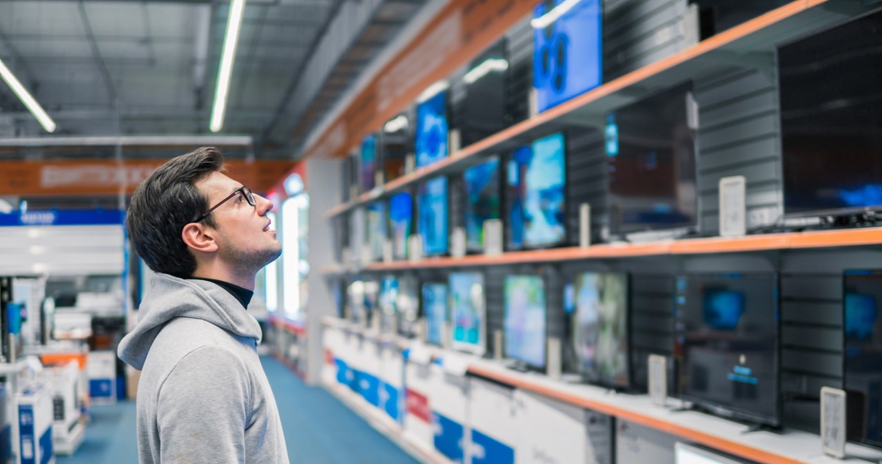 dzisiejszych, czasach, technologia, rozwija, zawrotnym, tempie, wielu, użytkowników, stoi, przed, dylematem, kiedy, dokładnie, p Jak długo działa telewizor i kiedy trzeba wymienić go na nowy?