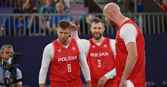 Polacy przegrali z Holendrami 17:21 w swoim piątym meczu turnieju olimpijskiego koszykarzy 3x3 w Paryżu. To trzecia porażka Biało-Czerwonych, którzy wieczorem zmierzą się z sześciokrotnymi mistrzami świata - Serbami.