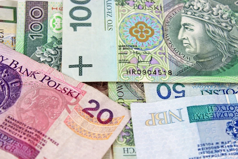 300 zł do września. ZUS wysyła świadczenie na wniosek