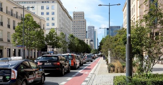 Bez mandatów kończy się pierwszy miesiąc obowiązywania w Warszawie Strefy Czystego Transportu. Strażnicy miejscy udzielali jedynie pouczeń - dowiedział się reporter RMF FM Michał Radkowski. 
