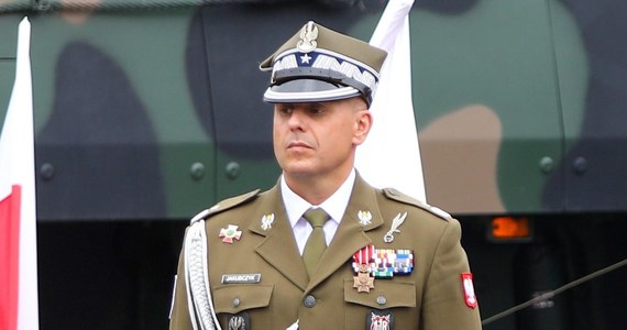 Gen. Artur Jakubczyk wraca do Polski. O odwołaniu polskiego generała z NATO poinformowała "Rzeczpospolita". "Po wniosku sojuszników trwa procedura odwołania generała" - potwierdziło przed południem Ministerstwo Obrony Narodowej. 