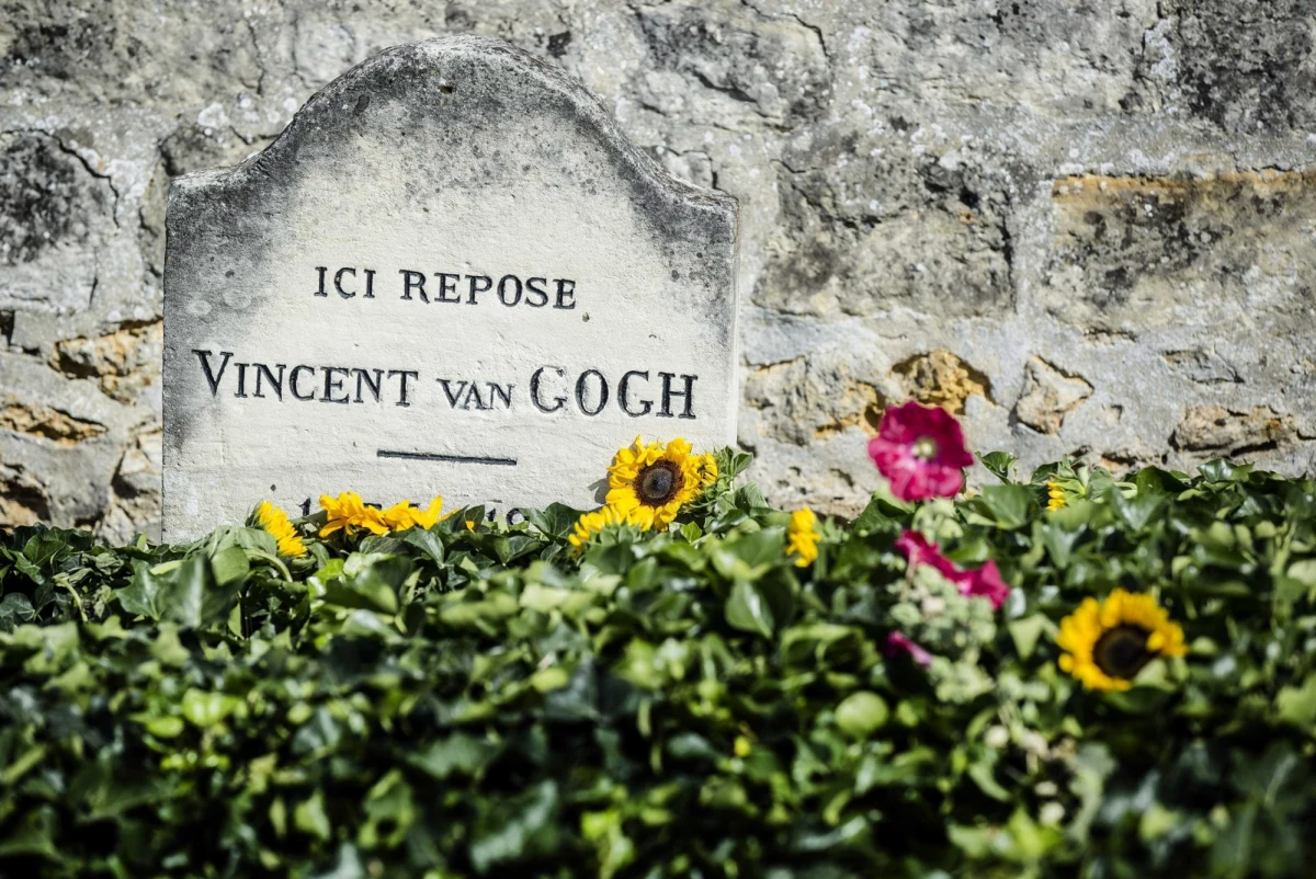 Białoruski artysta performer Aliaksiej Kuzmicz, który próbował rozkopać grób Vincenta van Gogha, ma opuścić Unię Europejską - poinformowało Radio Swoboda. Zdecydował o tym francuski sąd. 