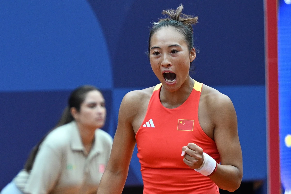 Chińska tenisistka Qinwen Zheng zdobyła złoty medal igrzysk w Paryżu. W sobotnim finale pokonała Chorwatkę Donnę Vekic 6:2, 6:3. W piątek brązowy medal wywalczyła Iga Świątek.