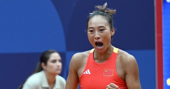 Chińska tenisistka Qinwen Zheng zdobyła złoty medal igrzysk w Paryżu. W sobotnim finale pokonała Chorwatkę Donnę Vekic 6:2, 6:3. W piątek brązowy medal wywalczyła Iga Świątek.