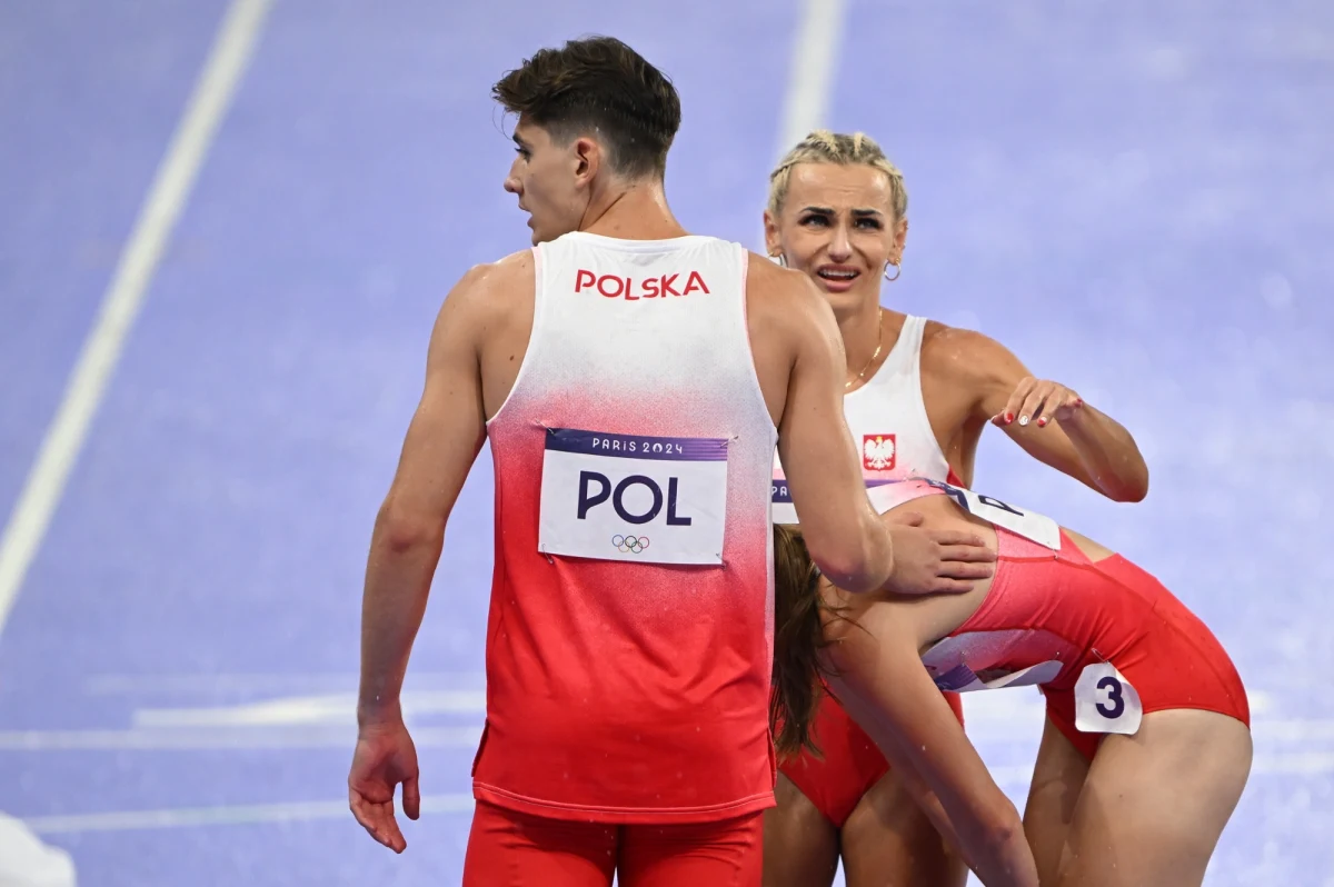 Polska sztafeta mieszana 4x400 m po dyskwalifikacji Francuzów przesunęła się na siódme miejsce w igrzyskach olimpijskich w Paryżu. Pierwotnie Maksymilian Szwed, Justyna Święty-Ersetic, Karol Zalewski i Alicja Wrona-Kutrzepa uplasowali się na ósmej pozycji czasem 3.12,39.