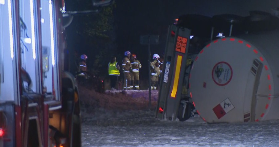 Dramatyczne chwile na drodze. Ogromny pożar cysterny pod Płońskiem