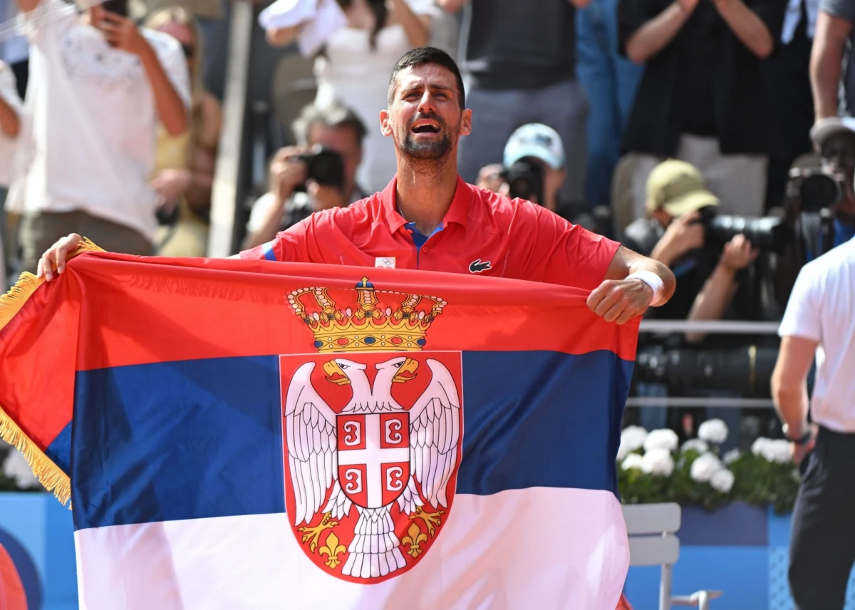 Serbski tenisista Novak Djokovic zdobył złoty medal igrzysk w Paryżu. W niedzielnym finale wygrał z Hiszpanem Carlosem Alcarazem 7:6 (7-3), 7:6 (7-2). Spotkanie trwało dwie godziny i 50 minut.