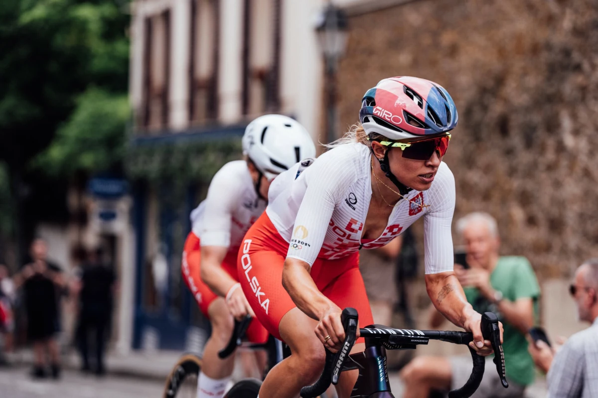 Amerykanka Kristen Faulkner wygrała wyścig ze startu wspólnego, ostatnią konkurencję kolarstwa szosowego na igrzyskach olimpijskich w Paryżu. Katarzyna Niewiadoma zajęła ósme miejsce, a Marta Lach - dziesiąte.