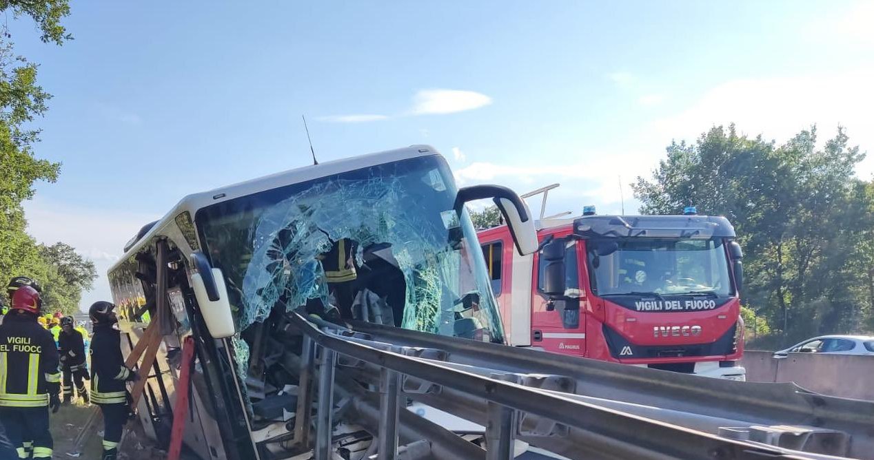  Tragiczny wypadek autokaru we Włoszech. Za kierownicą 61-letni Polak