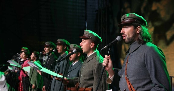 „Kadrówka 1914” to tytuł 88. Krakowskiej Lekcji Śpiewania, która odbędzie się dziś o g. 19.00 na Małym Rynku. Będzie połączona ze zbiórką karmy dla podopiecznych krakowskiego schroniska.

