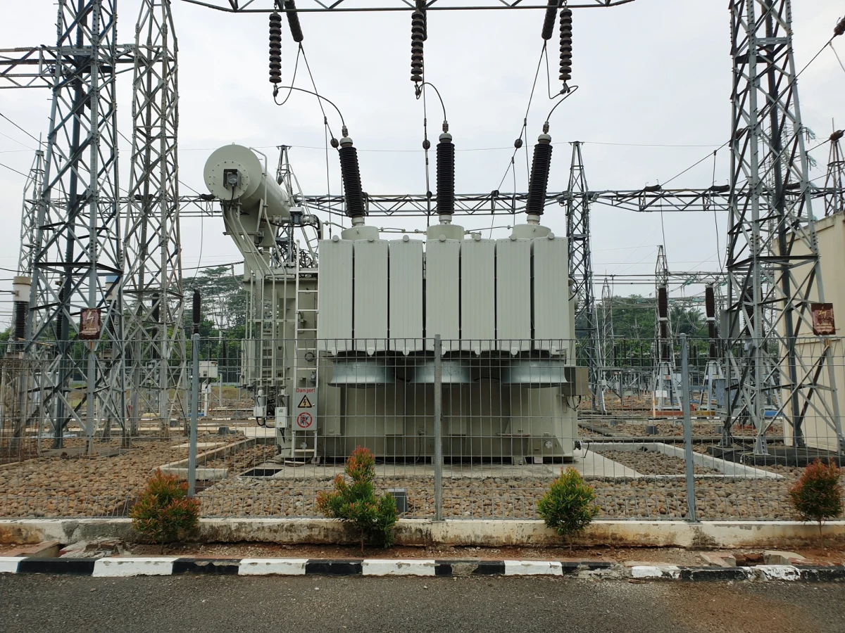 ​Poważna awaria zasilania w Piotrkowie Trybunalskim. Część mieszkańców miasta i okolicznych wsi przez kilka godzin nie miała prądu. Informację otrzymaliśmy na Gorącą linię RMF FM.