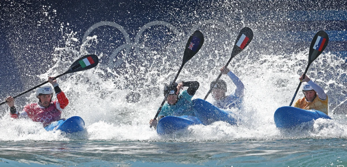 Nowozelandzki kajakarz górski Finn Butcher został mistrzem olimpijskim w crossie. W finale wyprzedził Brytyjczyka Josepha Clarke'a, Niemca Noaha Hegge oraz Czecha Lukasa Rohana. Mateusz Polaczyk, który startował w małym finale, zajął ostatecznie ósme miejsce.