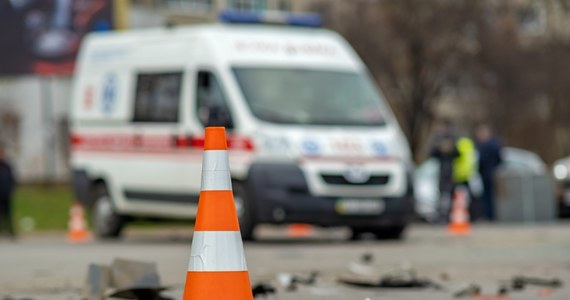 Wypadek z udziałem autokaru przewożącego obywateli Ukrainy na drodze krajowej numer 7 w Warmińsko-Mazurskiem. Ranne zostały dwie osoby.