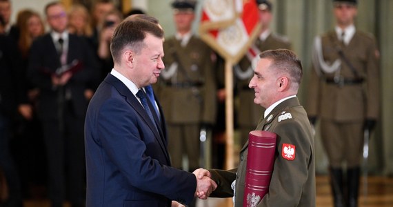 ​Czterej generałowie - Robert Głąb, Ryszard Parafianowicz, Roman Kopka i Grzegorz Skorupski - zostali odwołani ze swoich stanowisk. Ministerstwo Obrony Narodowej informuje, że zostali oni "przeniesieni do dyspozycji oraz skierowani do wykonywania zadań w jednostkach organizacyjnych Sił Zbrojnych". 