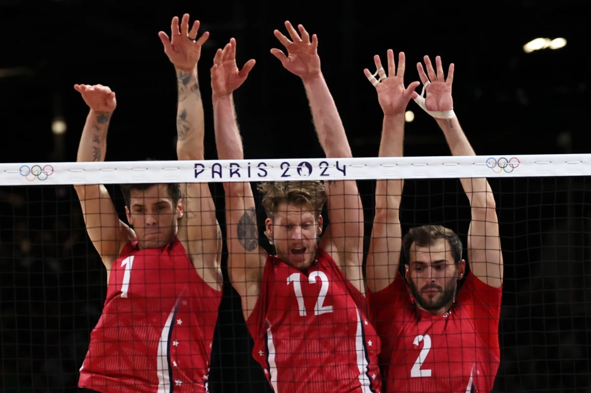 Siatkarze USA pokonali Brazylijczyków 3:1 i to oni będą rywalami Polaków półfinale. Spotkanie rozegrane zostanie w środę o godz. 16. 