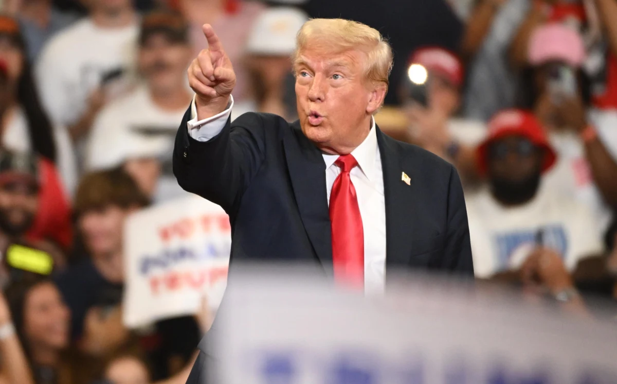 Sąd Najwyższy USA odmówił wstrzymania ogłoszenia wyroku dla byłego prezydenta Donalda Trumpa skazanego przez sąd stanowy w Nowym Jorku w sprawie dotyczącej zapłaty za milczenie aktorki porno – podał Reuters. Rozprawa dotycząca wymiaru kary ma odbyć się 18 września.