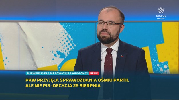 Krzysztof Szczucki odpowiedział w programie "Graffiti" na pytania o jego rolę w całej sprawie wydatkowania subwencji PiS. Jak wówczas wskazał, budżet RCL uzyskał pozytywną opinię komisji administracji i spraw wewnętrznych, a ta zdominowana jest obecnie przez rządzących, a nie opozycję.