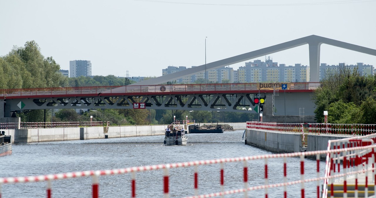 Policja, nadzorem, prokuratury, wszczęła, śledztwo, sprawie, dwóch, zatopionych, samochodów, osobowych, odkrytych, czerwcu, tego Tajemnicze samochody zatopione w rzece. Sprawą zajęła się policja