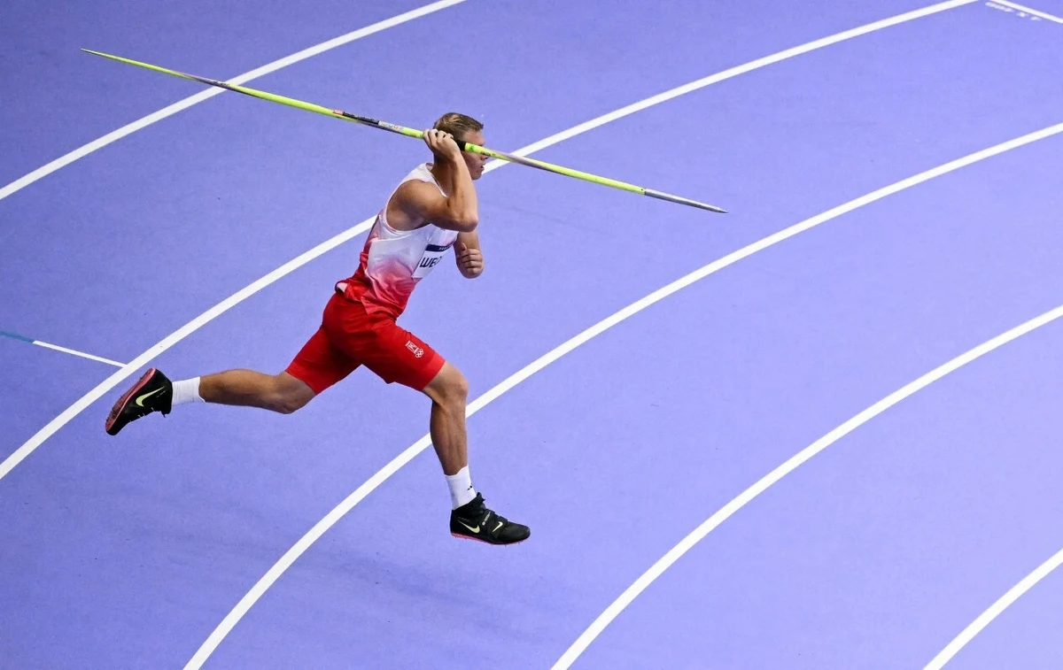 Polscy oszczepnicy nie awansowali do finału rzutu oszczepem igrzysk olimpijskich w Paryżu. W kwalifikacjach Marcin Krukowski zajął 14. miejsce, Cyprian Mrzygłód - 23., a Dawid Wegner - 26.