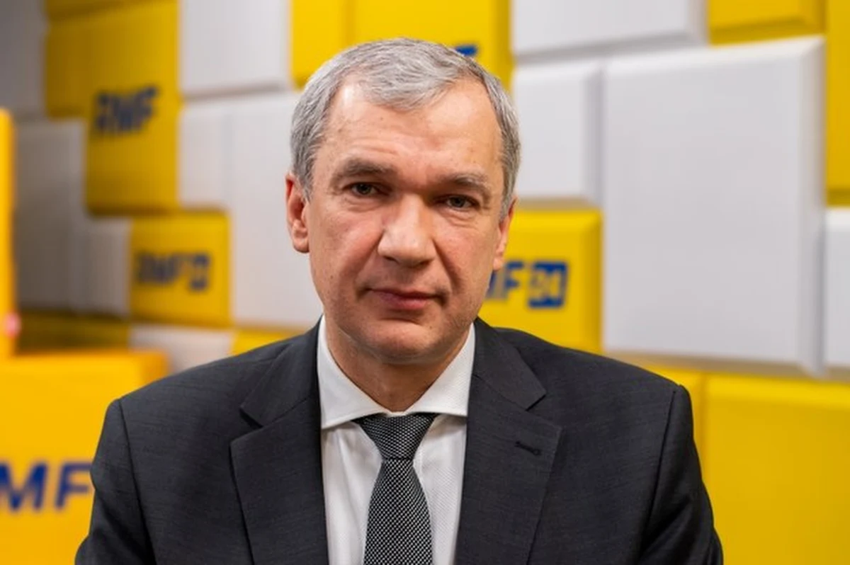 "To jest katownia" - tak o więzieniu, w którym przebywa Andrzej Poczobut, mówi Paweł Łatuszka w rozmowie z dziennikarzem RMF FM. Białoruska opozycja ma dowody na tortury stosowane w areszcie. 