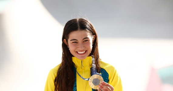 14-latka najlepsza na świecie! Reprezentantka Australii w jeździe na deskorolce Arisa Trew zdobyła w Paryżu złoty medal w rywalizacji olimpijskiej w konkurencji park. 