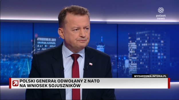 Były szef MON Mariusz Błaszczak odniósł się w "Gościu Wydarzeń" do głośnego tematu zatrzymania polskich żołnierzy, którzy pełniąc służbę na granicy polsko-białoruskiej mieli strzelać do nielegalnych imigrantów, którzy próbowali przedrzeć się do Polski.- Film z tego wydarzenia został zaprezentowany na komisji obrony narodowej. Ja apelowałem, żeby pokazać go opinii publicznej. Każdy mógłby sam ocenić tę sytuację, ale ta władza ma to do siebie, że starają się ukryć niewygodne dla nich fakty - stwierdził Błaszczak.