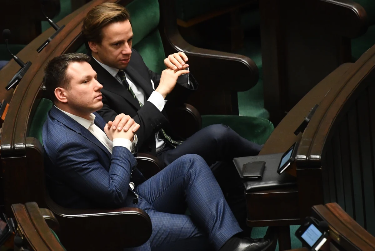 Do sądu trafiły pisma wskazujące, że w Konfederacji władzę powinien przejąć kurator. To skutek niezwołania w terminie kongresu partii - informuje "Rzeczpospolita", powołując się na dokumenty, do których dotarła.