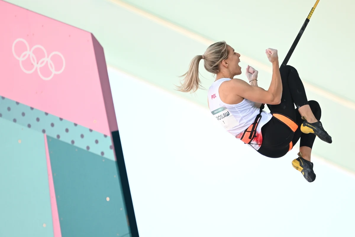 ​Tuż przed godziną 13 wielu mieszkańców Lublina wstrzyma oddech, śledząc walkę Aleksandry Mirosław na IO w Paryżu we wspinaczce na czas kobiet. Zawodniczka lubelskiego klubu Kotłownia jest obecnie największą nadzieją Polski na olimpijskie złoto.