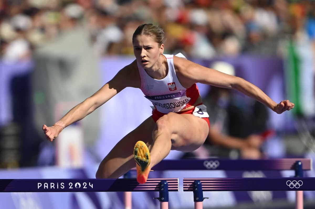 Pia Skrzyszowska awansowała do półfinału biegu na 100 m przez płotki podczas igrzysk olimpijskich w Paryżu. Polska lekkoatletka czasem 12,82 zajęła trzecie miejsce w drugiej serii eliminacyjnej.