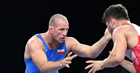 Arkadiusz Kułynycz wystąpi w czwartkowych repesażach turnieju igrzysk olimpijskich w Paryżu w stylu klasycznym w kategorii 87 kg. Polak zmierzy się z Kolumbijczykiem Carlosem Andresem Munozem. Nasz zapaśnik wciąż ma szansę na brązowy medal.