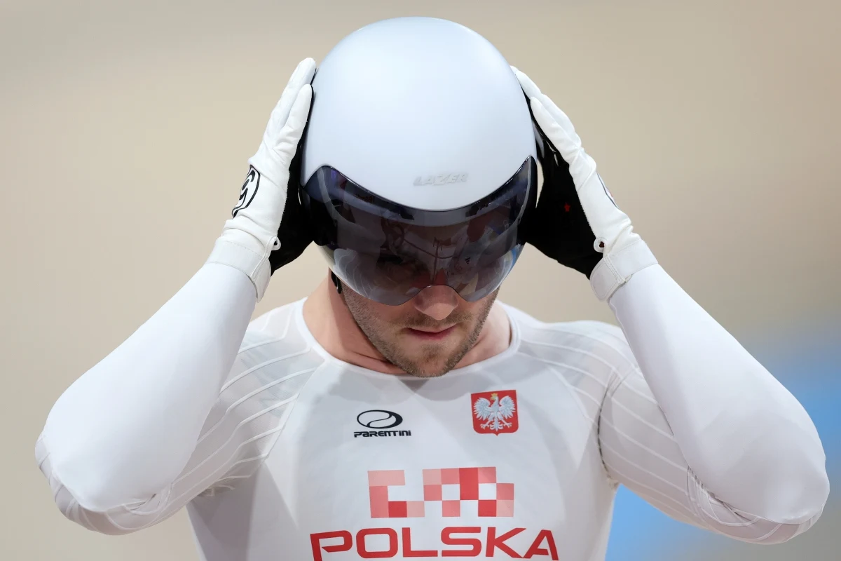 ​Mateusz Rudyk awansował do ćwierćfinału sprintu igrzysk olimpijskich w Paryżu. Polski kolarz torowy wygrał wyścig repesażowy, wyprzedzając reprezentanta Izraela Mikhaila Yakovleva oraz Malezyjczyka Azizulhasniego Awanga.