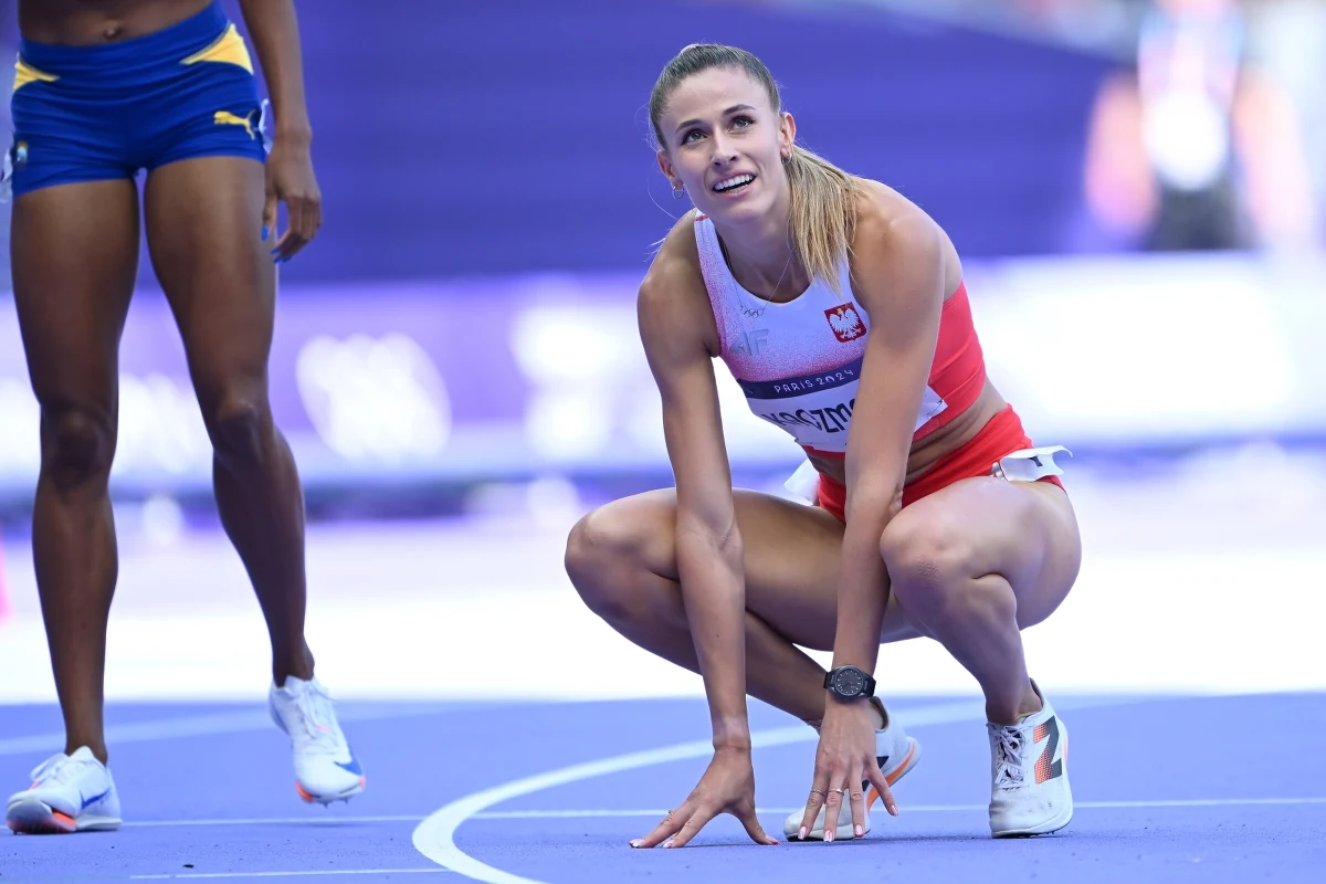 Natalia Kaczmarek wygrała swój bieg półfinałowy i awansowała do piątkowego finału biegu na 400 m podczas igrzysk olimpijskich w Paryżu. 
