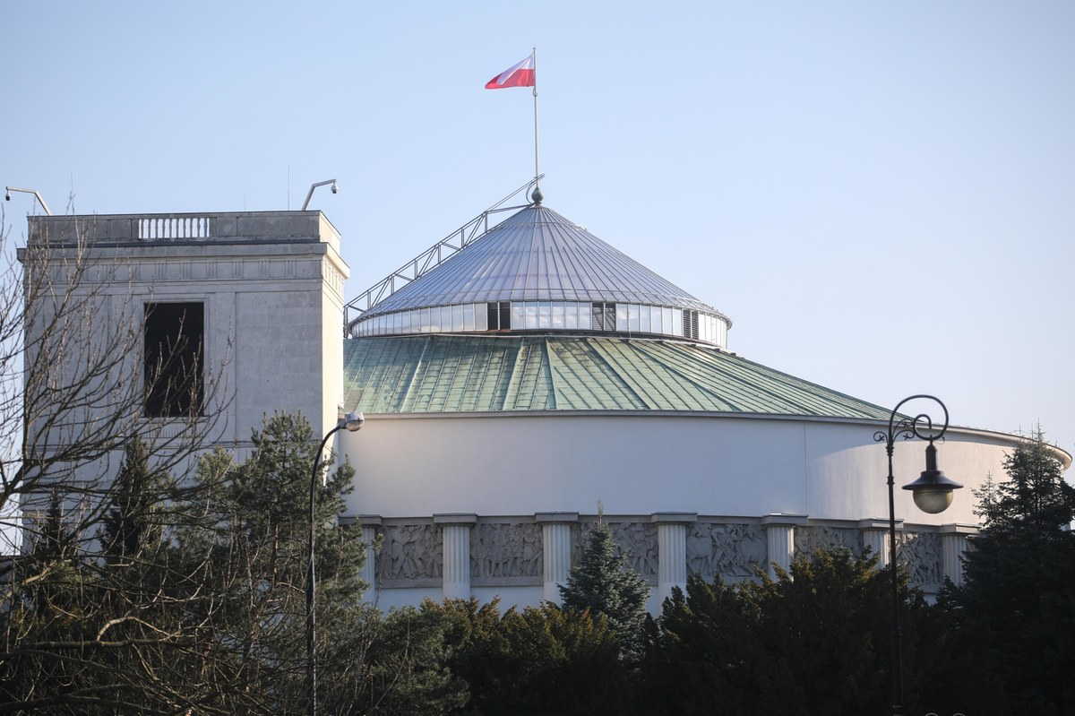 Posłowie KO chcą ustanowienia dnia pamięci poświęconego zagładzie osób z zaburzeniami psychicznymi. Swoją propozycję nowego dnia ma też Lewica, ale taka aktywność posłów jest dużo mniejsza niż za rządów PiS – informuje "Rzeczpospolita".