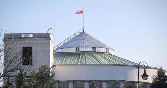 Posłowie KO chcą ustanowienia dnia pamięci poświęconego zagładzie osób z zaburzeniami psychicznymi. Swoją propozycję nowego dnia ma też Lewica, ale taka aktywność posłów jest dużo mniejsza niż za rządów PiS – informuje "Rzeczpospolita".