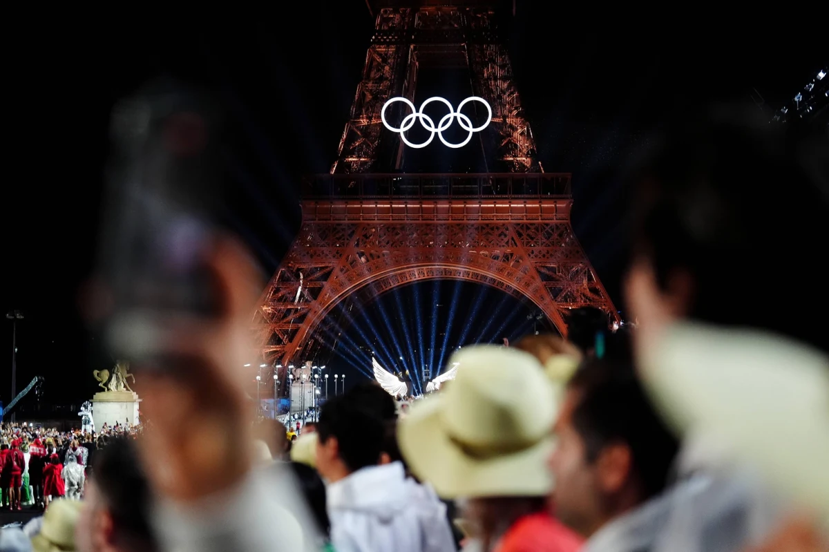 Ceremonia zamknięcia igrzysk olimpijskich w Paryżu nie będzie tak niekonwencjonalna jak otwarcie rozgrywek, ale na Stade de France można oczekiwać spektakularnego widowiska. Otwarcie uświetniły Celine Dion i Lady Gaga, a teraz media spodziewają się Toma Cruise'a. W mediach społecznościowych pojawiły się też niepotwierdzone pogłoski o udziale innej gwiazdy - Beyonce.