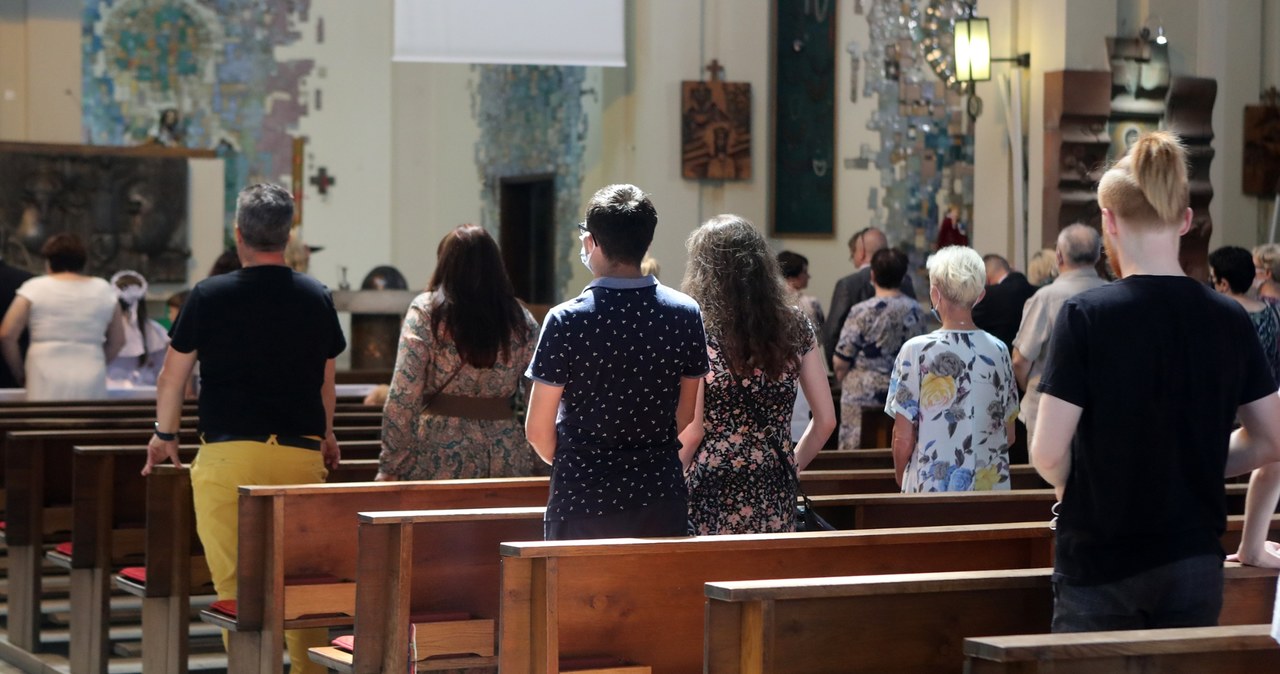  Jedno z nakazanych świąt. Tego dnia wierni powinni pójść do kościoła