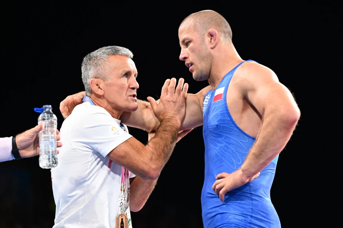 Zapaśnik Arkadiusz Kułynycz w czwartkowy wieczór powalczy w Paryżu o brązowy medal olimpijski w kategorii 87 kg w stylu klasycznym. Jego rywalem będzie mistrz tokijskich igrzysk Ukrainiec Żan Bełeniuk.