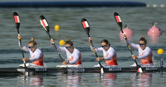 Kajakarki Karolina Naja, Anna Puławska, Adrianna Kąkol i Dominika Putto zajęły czwarte miejsce w K4 500 m. Do podium zabrakło im 0,24 s. Wygrały reprezentantki Nowej Zelandii. Biało-Czerwone trzy lata temu w Tokio były trzecie. 