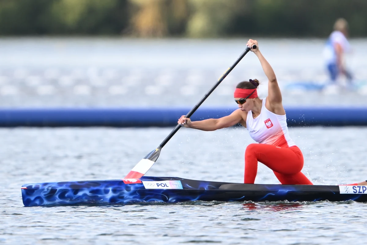 Kanadyjkarka Katarzyna Szperkiewicz zajęła trzecie miejsce w ćwierćfinale jedynek na 200 m igrzysk olimpijskich i odpadła z rywalizacji. Tylko dwie najlepsze zawodniczki - Ukrainka Anastasiia Rybaczok i Agnes Anna Kiss zakwalifikowały się do półfinału.