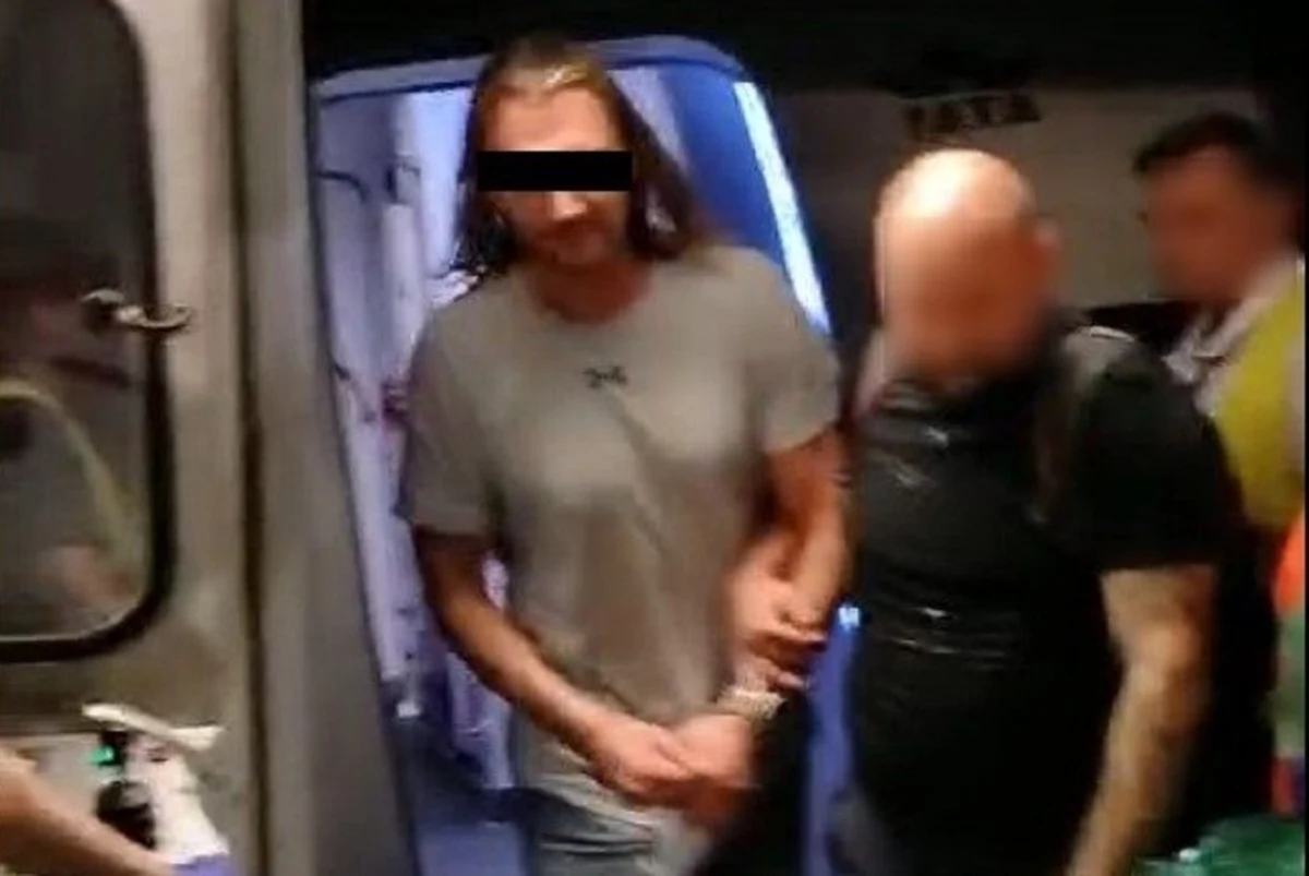 Sprawca wypadku w Łodzi, w którym w 2020 roku zginęły dwie osoby, przyznał się do winy i złożył szczegółowe wyjaśnienia. Łódzka prokuratura postawiła mu zarzuty. Poszukiwany 37-latek został zatrzymany w Paryżu i przewieziony do Polski.