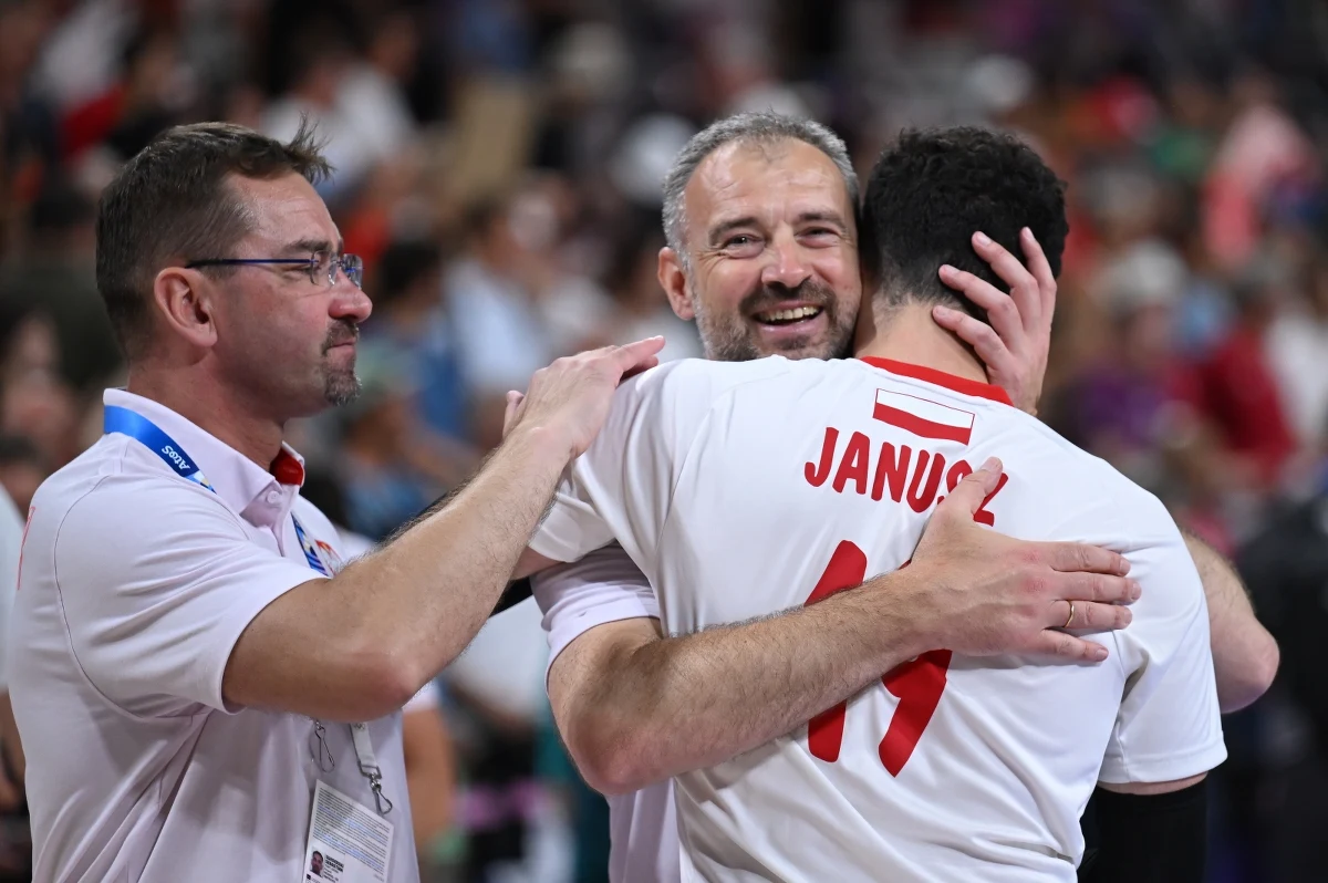 Już w sobotę polscy siatkarze zagrają o złoty medal igrzysk olimpijskich w Paryżu. Ich przeciwnikami będą Francuzi. Gospodarze na pewno będą chcieli wygrać przed własną publicznością, ale jak powiedział w Radiu RMF24 prezes Polskiego Związku Piłki Siatkowej Sebastian Świderski "nasi zawodnicy są przygotowani, żeby walczyć z wszelkimi przeciwnościami". Były reprezentant mówił także o przygotowaniu siatkarzy przez Nikolę Grbicia, wierze w zwycięstwo i szalonym półfinale z Amerykanami.