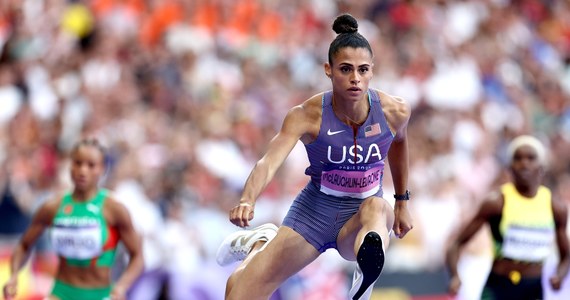 Amerykanka Sydney McLaughlin Levrone czasem 50,37 s pobiła rekord świata w biegu na 400 m przez płotki i zdobyła złoty medal igrzysk olimpijskich w Paryżu.